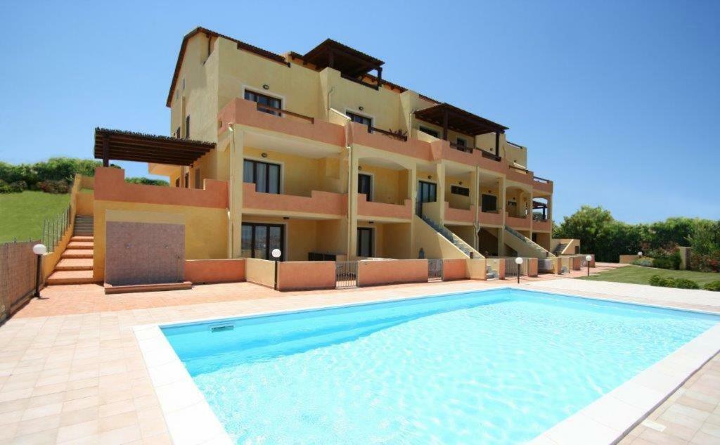 Happy Sun Apartment Castelsardo Eksteriør billede